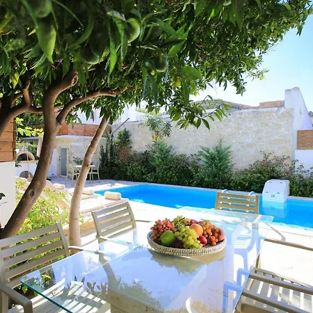 Oasis Kamilari